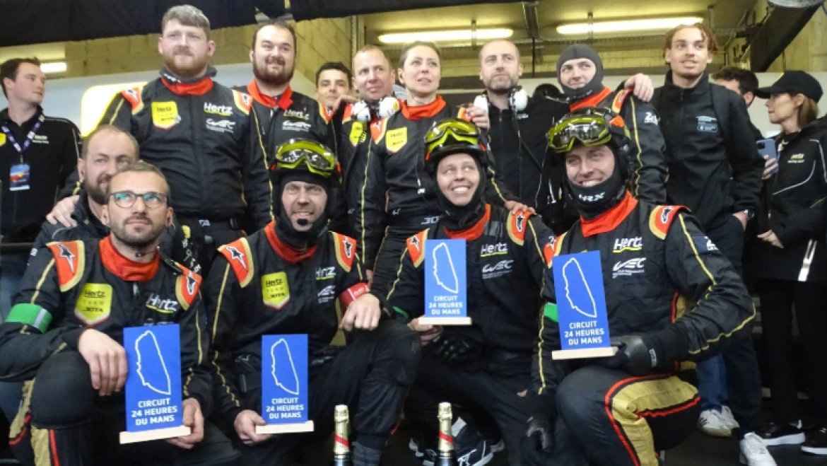 24 Heures du Mans : Remise du Prix Escra 2024 à la Hertz Team Jota, Porsche N° 12