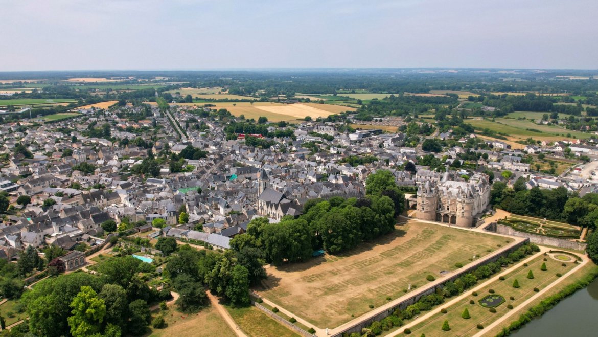 Vue aérienne Le Lude