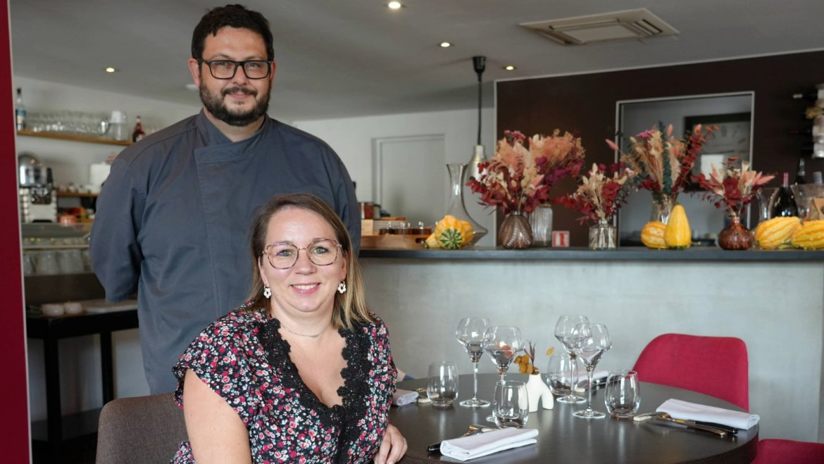 Julien Piton et Ludivine Common, gérants du restaurant L'Écarlate à Trangé