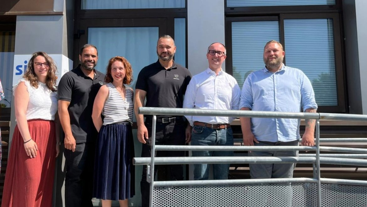 Le groupe de travail investi dans le programme d'intrapreneuriat avec Simon Fouchet, dirigeant de SF Security (2e en partant de la droite).