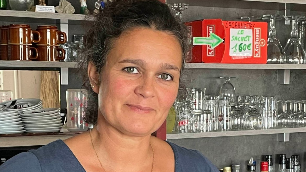 Julie Pierrot, gérante de La Pau's Café à Maresché.