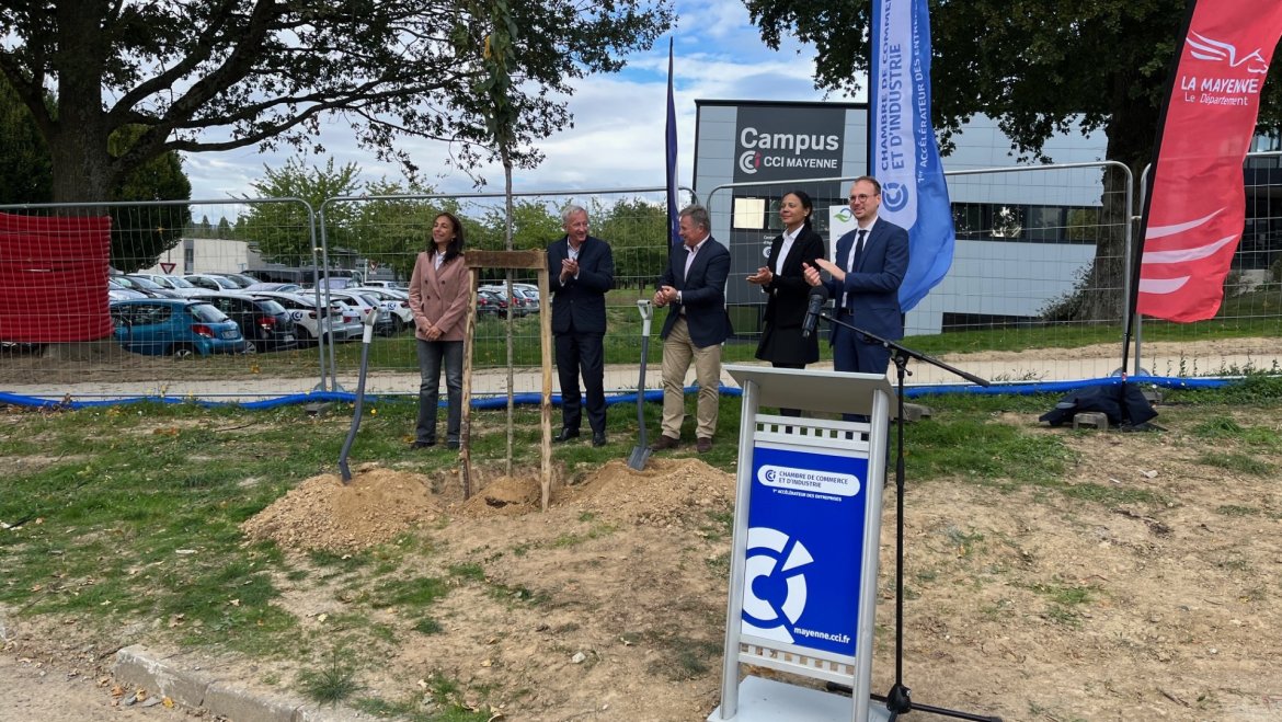 pose première pierre futur campus 2