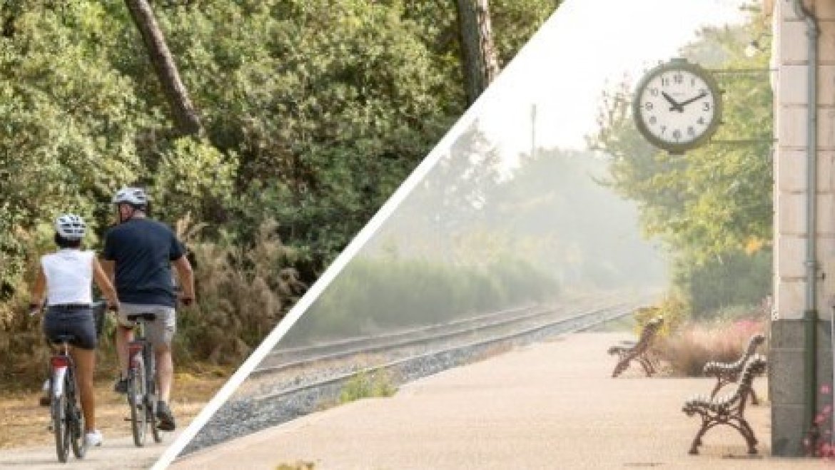 Montage de deux cyclistes en vacances et d'une gare