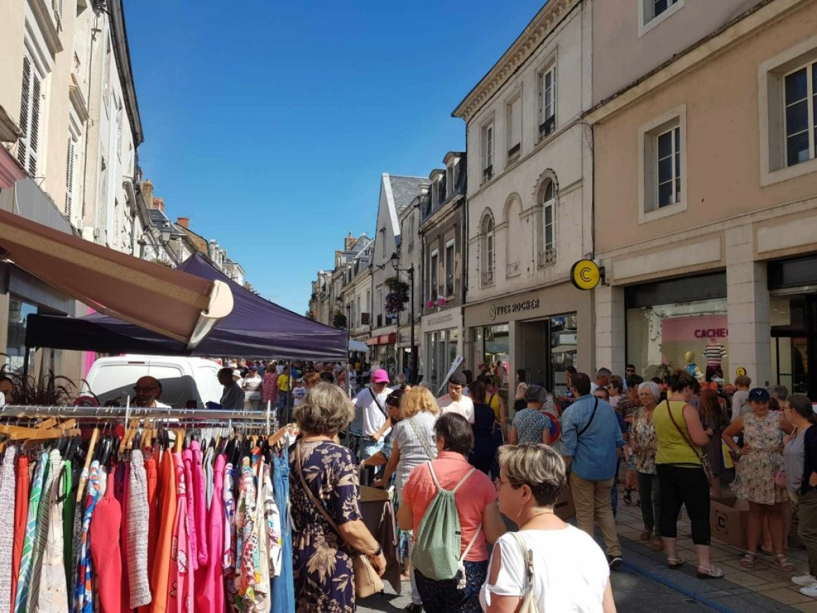 Marché dans le centre-ville de La Flèche