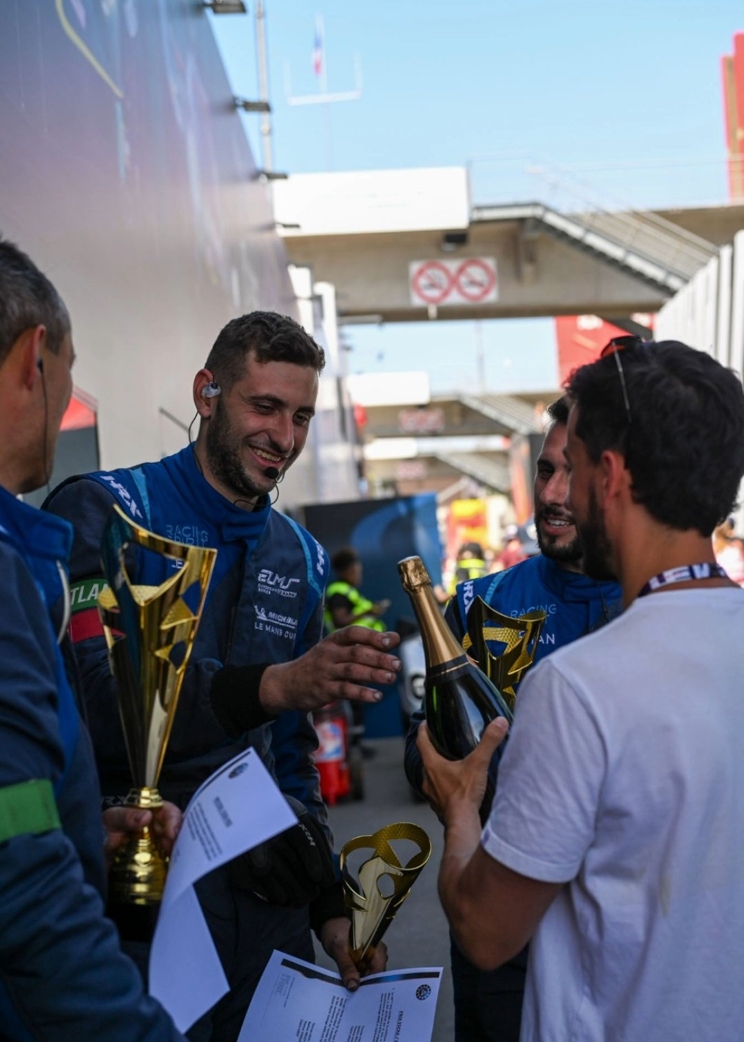 Mécaniciens du Team Racing Spirit of Léman, vainqueurs du Prix Escra 2026