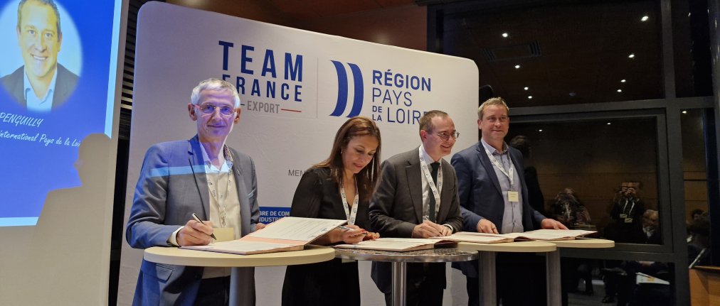 Signature protocole renouvellement TFE Région